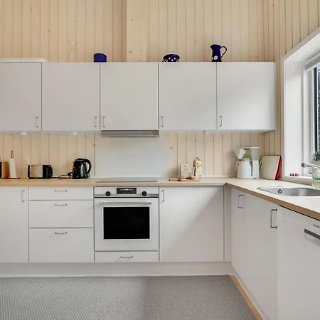 In With Kitchen
