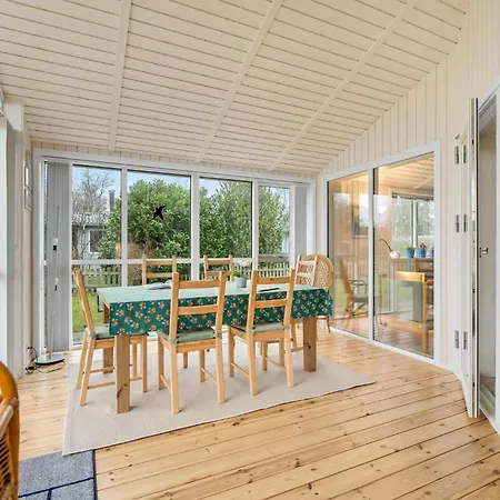 Prázdninový dům In With Kitchen *